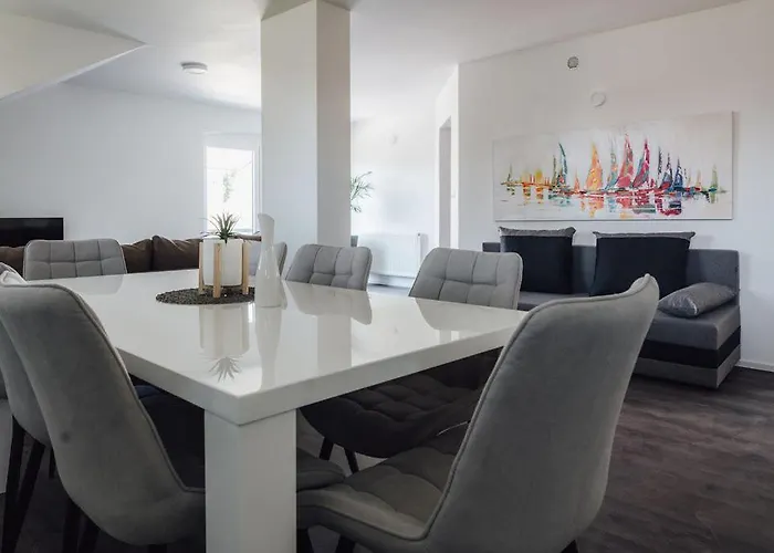 Apartment Palace Garden *